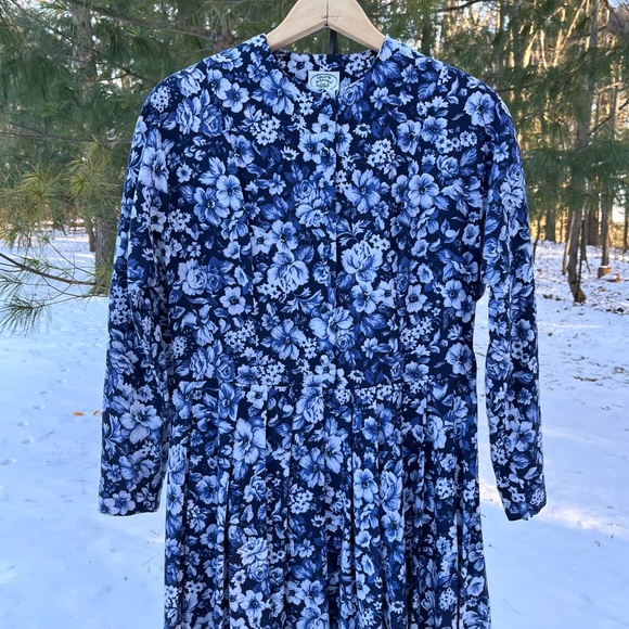 90s Laura Ashley Floral Dress - Picture 10 of 16